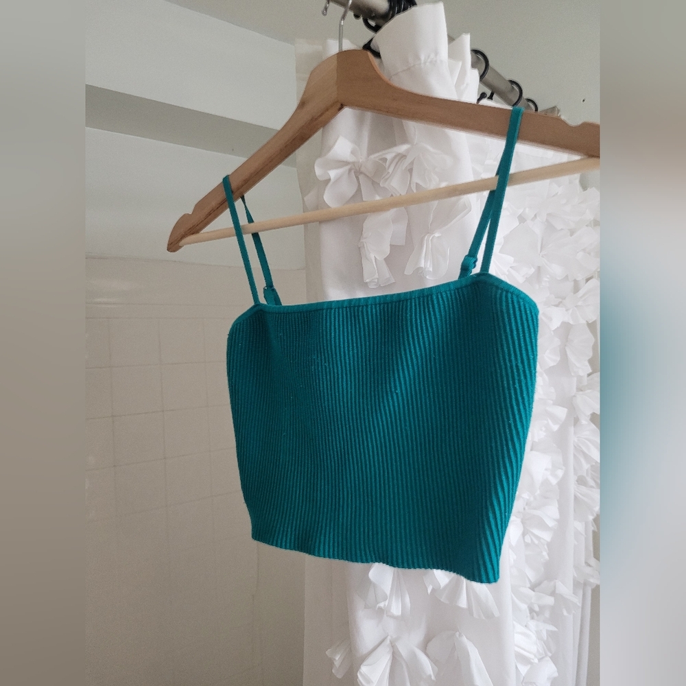 sculpt knit cami crop - Picture 2 of 4